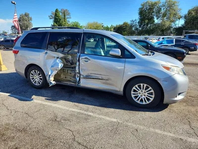 2016 TOYOTA SIENNA XLE 8-PASSENGER, фото 4, лот 10515334