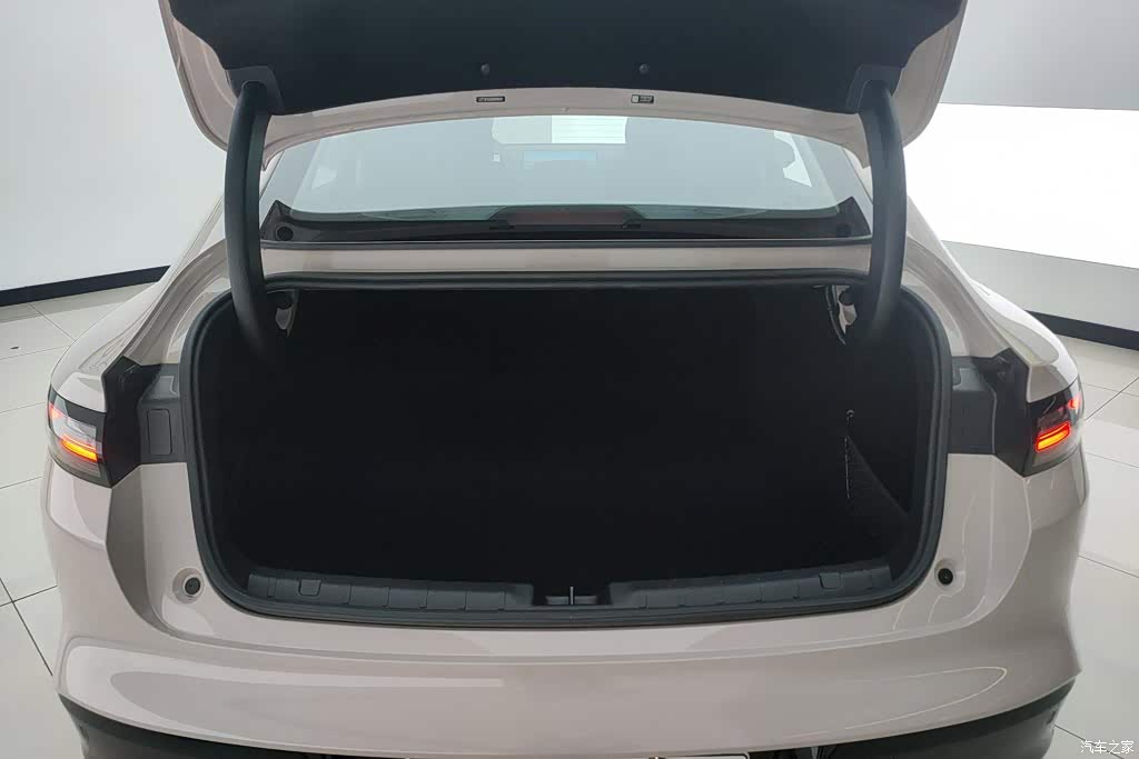 2026 Leapmotor B01 550 LiDAR Edition, фото 4, лот 11204236