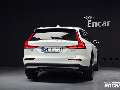 2025 Volvo V60 B5 Ultra AWD, фото 4, лот 10171379