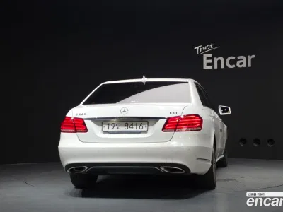 2016 Mercedes-Benz E-Class E220 CDI Avantgarde, фото 4, лот 10213983