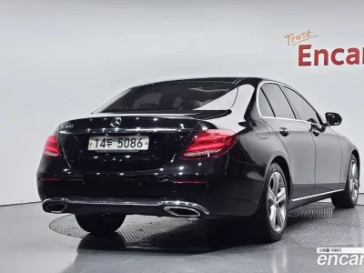 2017 Mercedes-Benz E-Class E200 Avantgarde, фото 1, лот 10077040