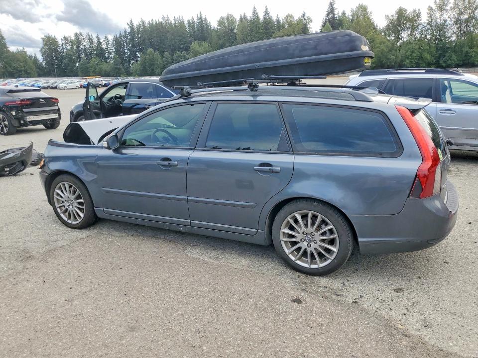2010 VOLVO V50 2.4I, фото 2, лот 10876579