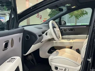2025 Li Auto i6 4WD Base Model, фото 3, лот 10803906