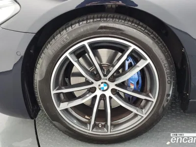 2022 BMW 5-Series 520i M Sport, фото 4, лот 10059526