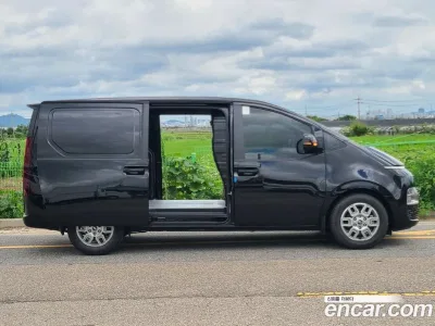 2025 Hyundai Staria Cargo 3-Seater, фото 2, лот 10061218