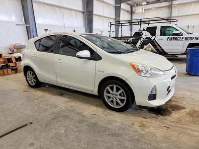 2014 TOYOTA PRIUS C THREE, фото 4, лот 10531469