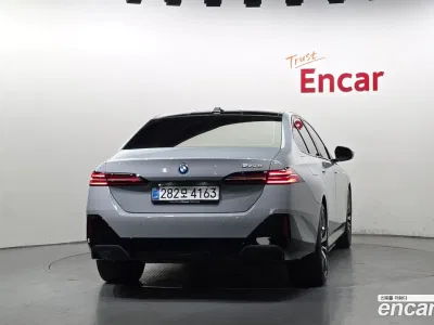 2025 BMW 5-Series 530e M Sport, фото 3, лот 10056440