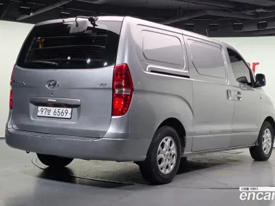 2015 Hyundai Starex 3-Seater VAN, фото 1, лот 10193367