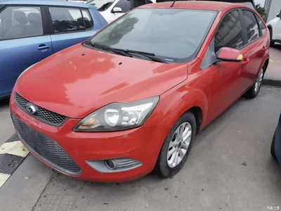 2013 Ford Focus Hatchback Classic 1.8L Automatic Base, фото 2, лот 11097932