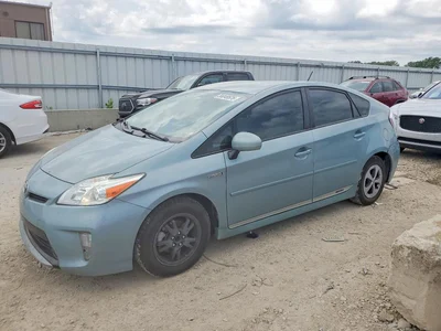 2015 TOYOTA PRIUS TWO, фото 1, лот 10554367