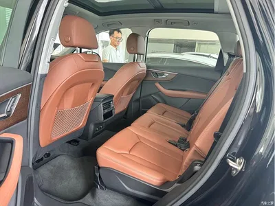 2025 Audi Q7 55 TFSI quattro S line Sport, фото 4, лот 10457385