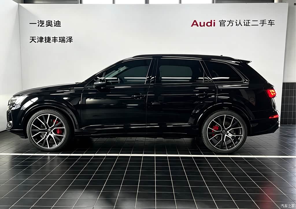 2025 Audi Q7 55 TFSI quattro S line Black Warrior, фото 3, лот 11197942