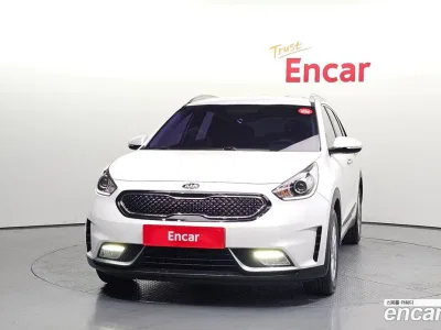 2017 Kia Niro Luxury, фото 2, лот 10077119