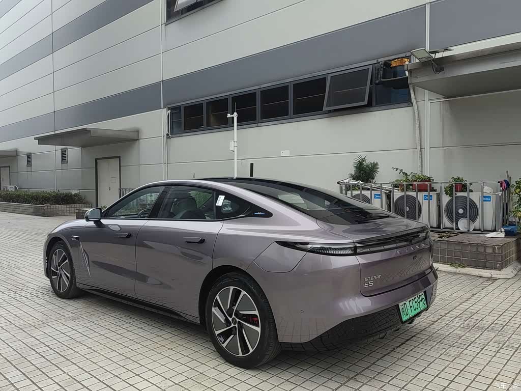 2025 Exeed Exlantix ES Range Extender Max Urban Assist, фото 4, лот 10816121