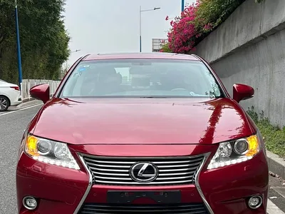2014 Lexus ES 250 Elegance Edition, фото 2, лот 10438005