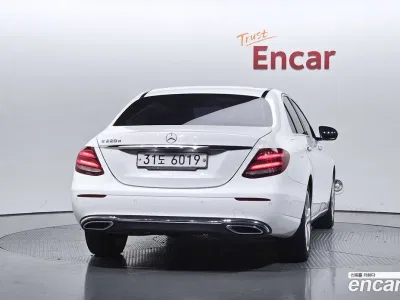 2017 Mercedes-Benz E-Class E220d Avantgarde, фото 4, лот 10218777