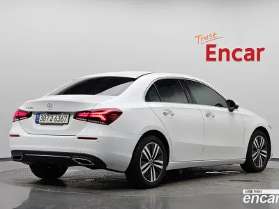 2021 Mercedes-Benz A-Class A220 Sedan, фото 1, лот 10036431