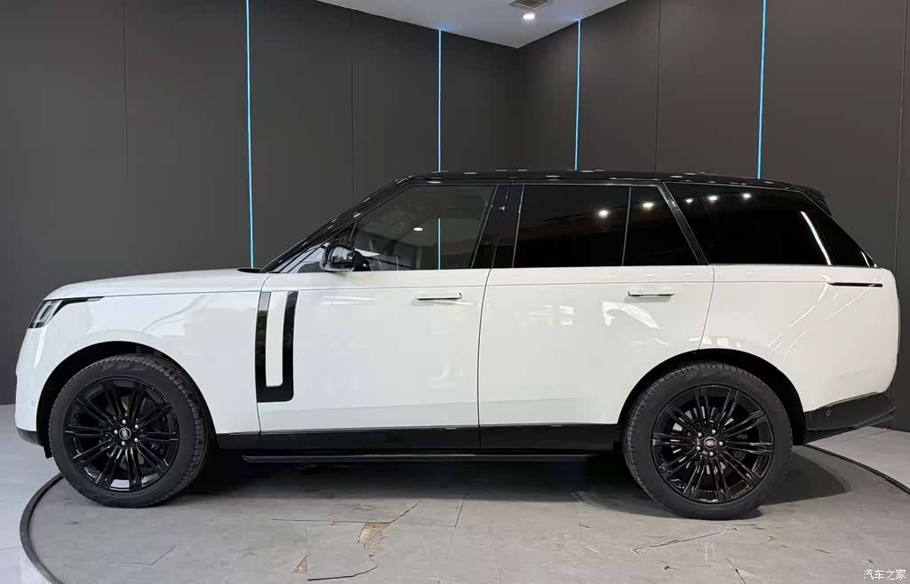 2023 Land Rover Range Rover 3.0 L6 360PS Golden Age Edition, фото 4, лот 11228191