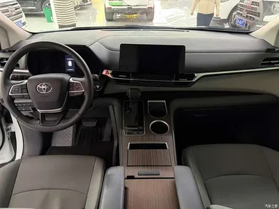 2024 Toyota Granvia 2.5L Hybrid Luxury, фото 4, лот 11512467