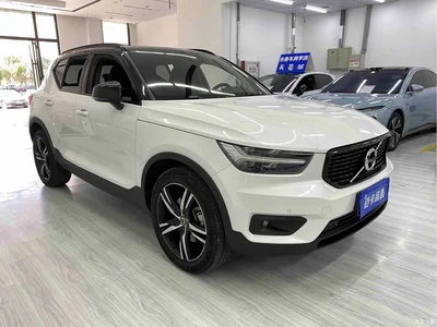 2020 Volvo XC40 T4 AWD Momentum Sport Edition, фото 3, лот 10356687