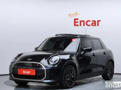 2025 Mini Cooper 5 Door Favoured, фото 1, лот 10100279