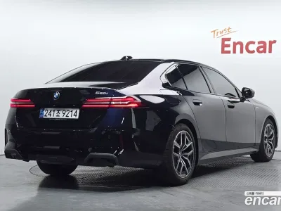 2024 BMW 5-Series 520i M Sport, фото 2, лот 10214960