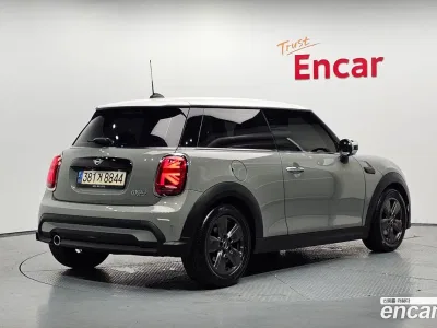 2022 Mini Cooper Classic, фото 2, лот 10106974