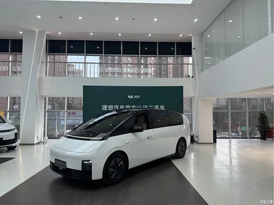 2024 Li Auto MEGA Ultra, фото 1, лот 10446115