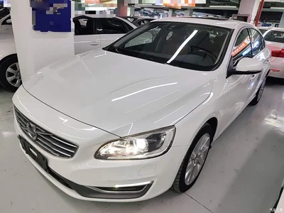 2017 Volvo S60 S60L T4 Momentum, фото 1, лот 10768467