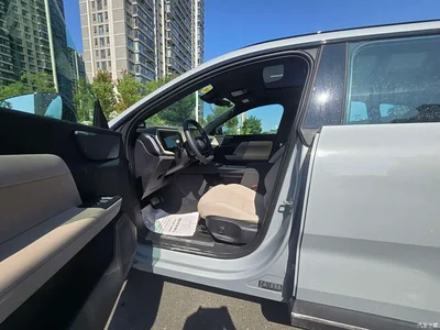 2027 Volvo XC70 Plug-in Hybrid, фото 4, лот 11168238