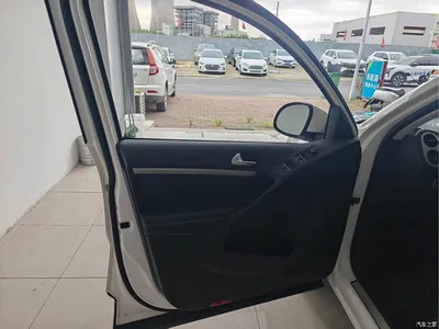 2017 Volkswagen Tiguan 300TSI Automatic 2WD Silk Road Comfort Edition, фото 4, лот 10417696