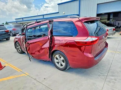 2015 TOYOTA SIENNA LE, фото 2, лот 10544921