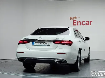 2023 Mercedes-Benz E-Class E300e 4MATIC Exclusive, фото 3, лот 10058055