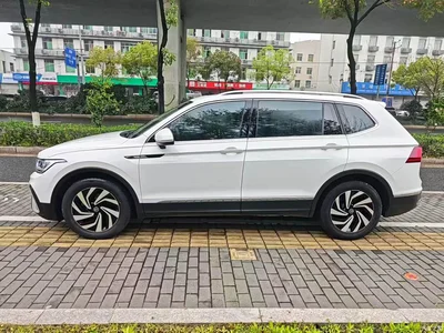 2022 Volkswagen Tiguan L 330TSI Automatic 2WD Smart Edition, фото 3, лот 10461837