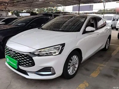 2021 Ford Focus Sedan EcoBoost 180 Auto Trend, фото 2, лот 10281478