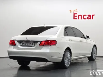 2015 Mercedes-Benz E-Class E300 Elegance, фото 1, лот 10048639