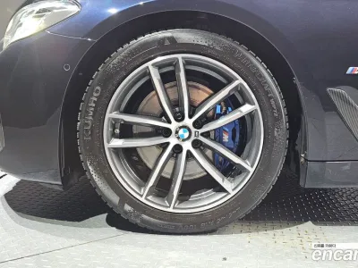 2023 BMW 5-Series 520i M Sport, фото 4, лот 10054695