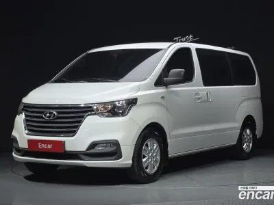 2019 Hyundai Starex Van 3-Seater, фото 1, лот 10264439