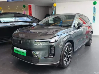 2026 Volvo XC70 Plug-in Hybrid 4WD Ultra Long Range Plus, фото 1, лот 10361359