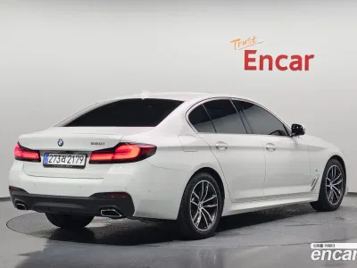 2023 BMW 5-Series 520i M Sport, фото 2, лот 10221604