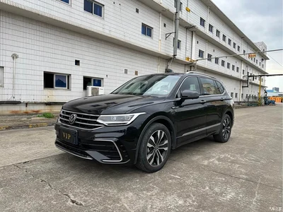 2023 Volkswagen Tiguan L 330TSI Auto 2WD R-Line Premium Edition, фото 1, лот 10888243