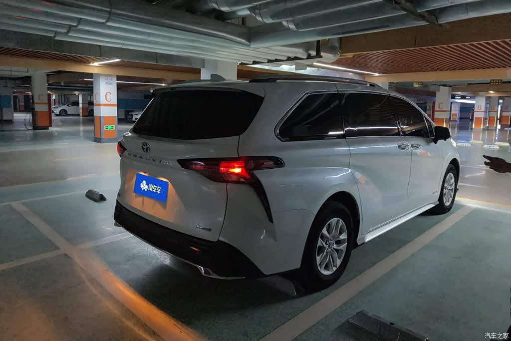 2023 Toyota Granvia 2.5L Hybrid Comfort Edition, фото 3, лот 11205840