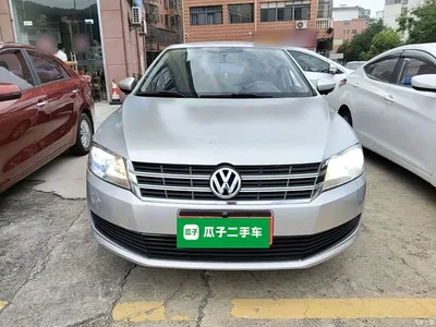 2013 Volkswagen Lavida Facelift Classic 1.6L Automatic Trend, фото 3, лот 10455926