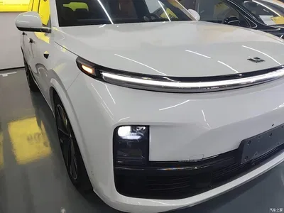 2025 Li Auto Li L8 Max Smart Renewal Edition, фото 4, лот 10824179