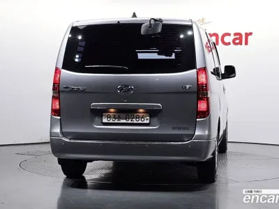 2019 Hyundai Starex Van 5-Seater, фото 2, лот 10193366