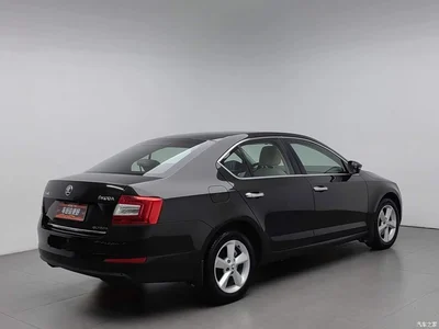 2015 Škoda Octavia 1.6L Manual逸俊版, фото 2, лот 10838110