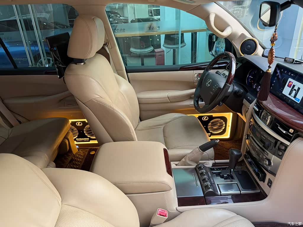 2009 Lexus LX 570, фото 4, лот 11023568