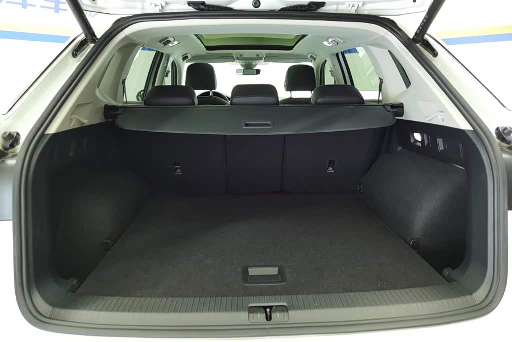 2023 Volkswagen Tayron 330TSI 2WD R-Line High-Performance Edition, фото 4, лот 11200613