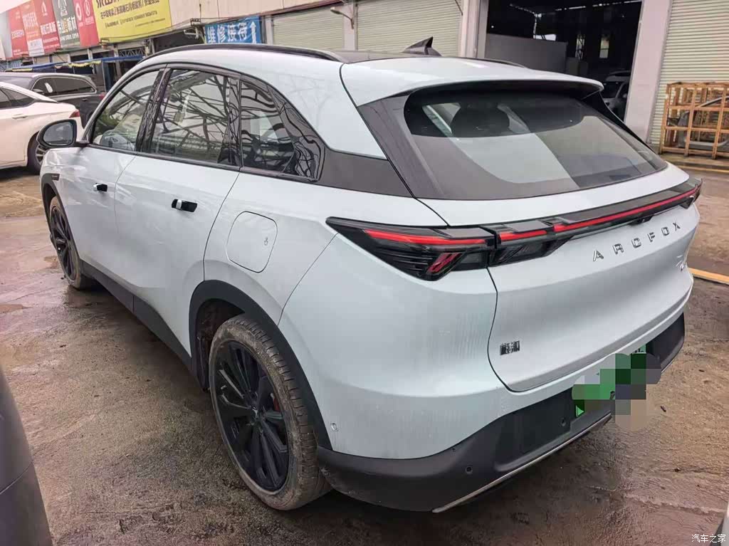 2024 ARCFOX Alpha T5 660 MAX, фото 2, лот 10240107
