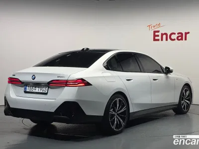2024 BMW 5-Series 530i xDrive M Sport, фото 1, лот 10045631